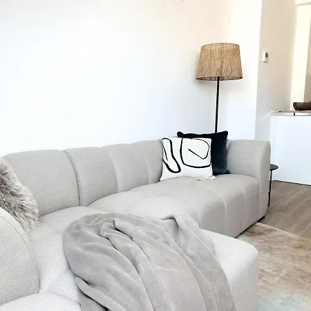 Stunning Penthouse In Near The Beach! Апартаменты *
